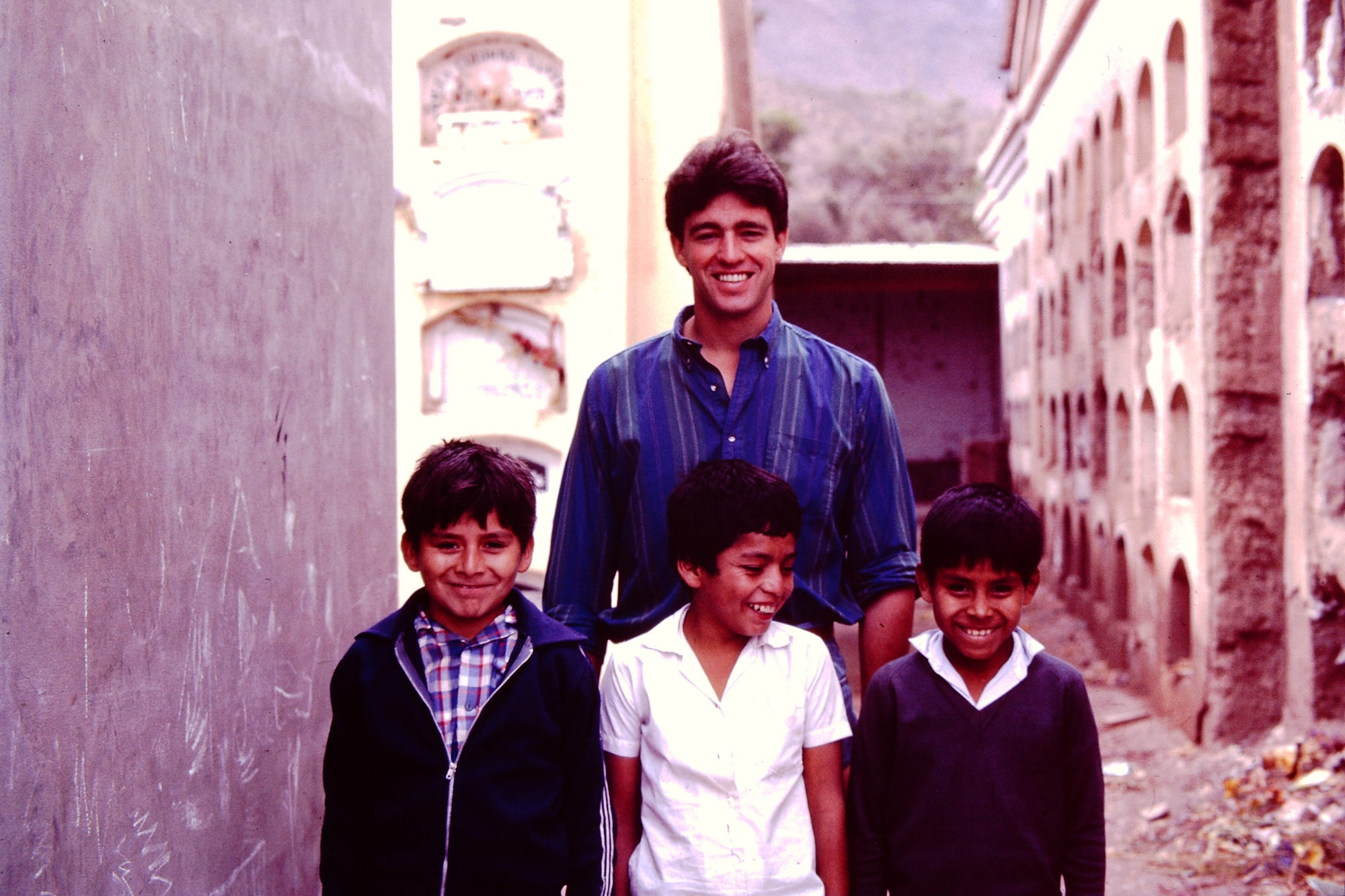 Paul with Peruvian Children